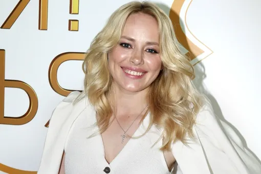 «Неожиданно, но тебе идет»: Зоя Бербер удивила подписчиков новым цветом волос «Неожиданно, но тебе идет»: Зоя Бербер удивила подписчиков новым цветом волос