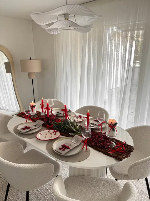 Веточки падуба для новогоднего декора 2026