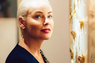 «Родилась некрасивой?»: Жанна Эппле соблазнительно станцевала на берегу океана