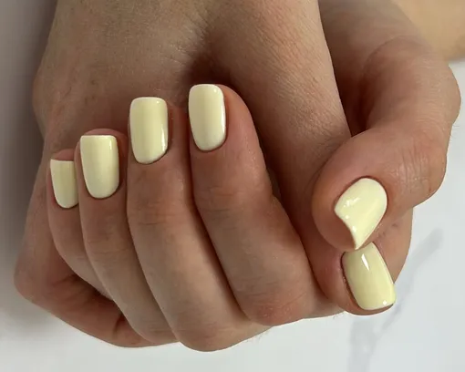 Маслянистый жёлтый