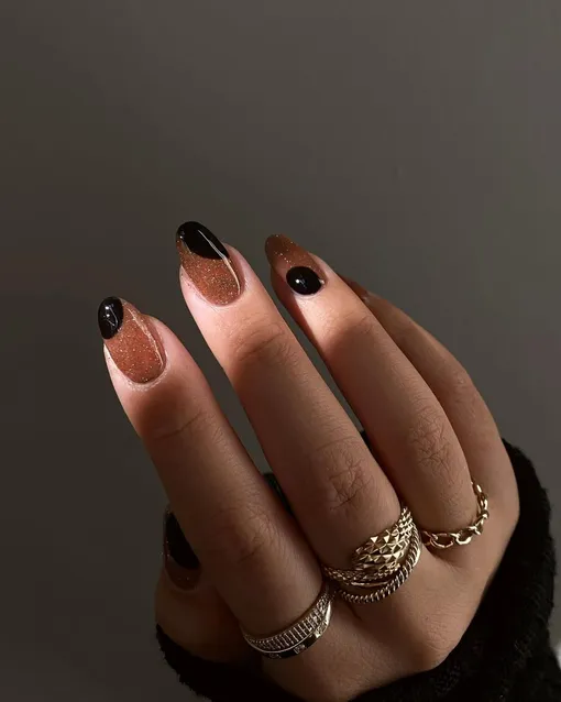 маникюр с глиттером