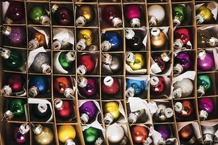 Как хранить новогодний декор