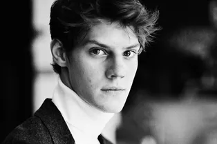 «Он жил, он просто шел вперед»: сын Олега Табакова рассказал о жизни и работе артиста