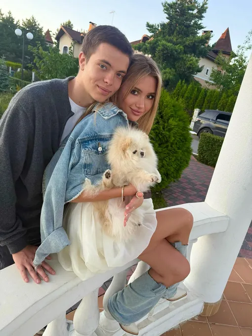 Иван Григорьев-Апполонов со своей девушкой Марией Марковой