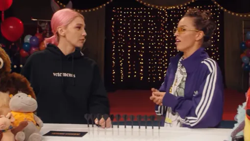Фрагмент шоу Насти Ивлеевой