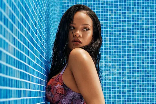 Это девочка: Рианна объявила о рождении третьего ребёнка и рассекретила имя