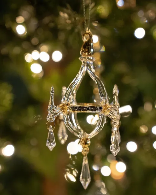 Украшения в викторианском стиле отлично подойдут для украшения новогодней елки в 2026 году