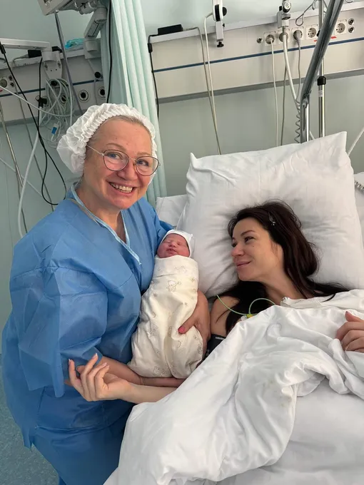 Ида Галич в роддоме с матерью Ида Галич в роддоме с матерью