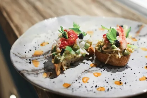 «Не Путай Берега» Ресторан морепродуктов на Центральном рынке.