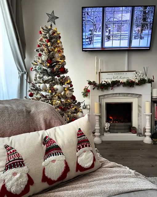 Текстиль с новогодней тематикой — отличный выбор чтобы, украсить гостиную и дом для встречи Нового года 2026. Текстиль с новогодней тематикой — отличный выбор чтобы, украсить гостиную и дом для встречи Нового года 2026.