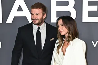 «Точно сама украшала?» Дэвид Бекхэм не поверил, что Виктория сама нарядила ёлку «Точно сама украшала?» Дэвид Бекхэм не поверил, что Виктория сама нарядила ёлку