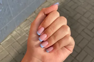 Тигр, френч и ещё 5 идей новогоднего маникюра, которые выбирают россиянки