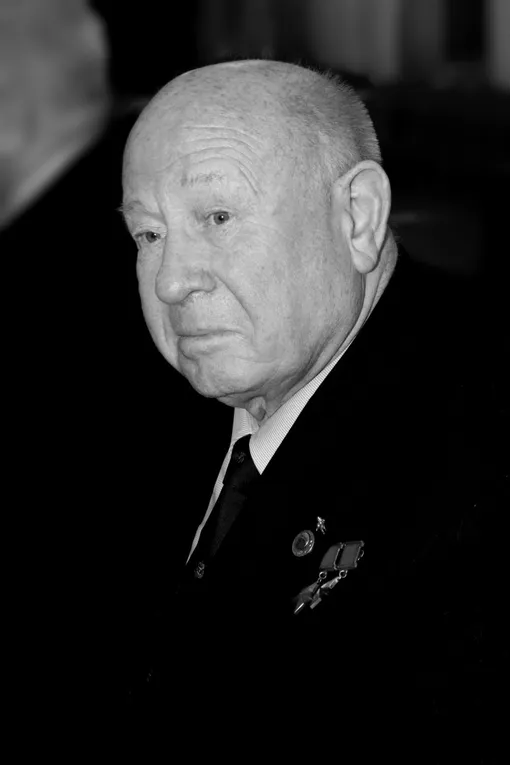 Алексей Леонов