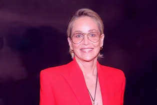 65-летняя Шэрон Стоун показала стройную фигуру в бикини: «Королева, икона, бриллиант»