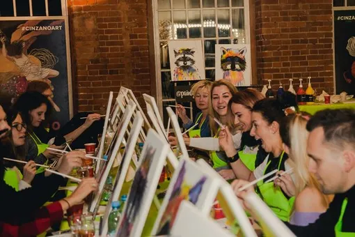 Вечеринки за мольбертом — новое развлечение в московских ресторанах Вечеринки за мольбертом — новое развлечение в московских ресторанах