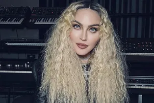 Отлученная от церкви Мадонна предлагает Папе римскому личную встречу