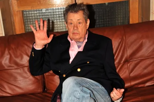 Сын Николая Караченцова прокомментировал состояние здоровья артиста Сын Николая Караченцова прокомментировал состояние здоровья артиста