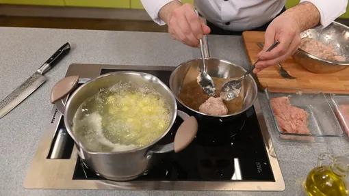 куриная котлета с картофельным пюре куриная котлета с картофельным пюре