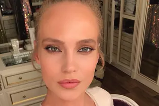 «Скромненько, но со вкусом»: Глюкоза удивила поклонников слишком откровенным нарядом