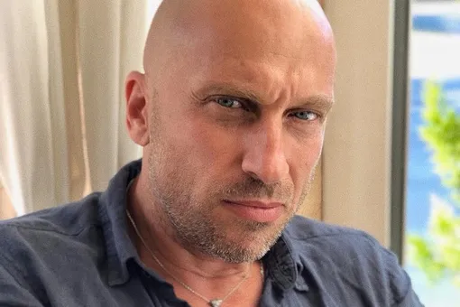 Дмитрий Нагиев удалил фото без штанов после возмущений сына Дмитрий Нагиев удалил фото без штанов после возмущений сына