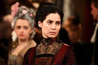 «После сцены, где Салтычиху тошнит, мне стало плохо»: Юлия Снигирь поделилась неизвестными эпизодами со съемок «Кровавой барыни»