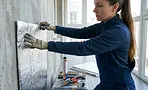 Успеть до морозов: как за одни выходные утеплить балкон и недорого «обшить» стены Успеть до морозов: как за одни выходные утеплить балкон и недорого «обшить» стены