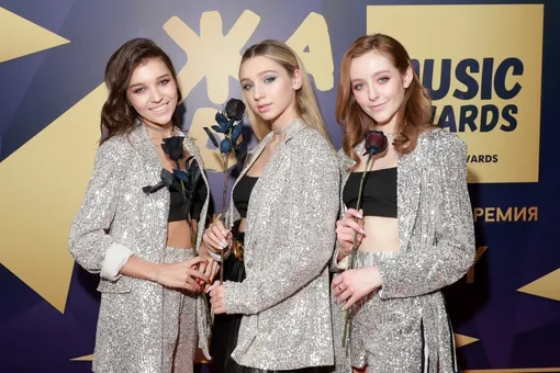 COSMOS girl COSMOS girl