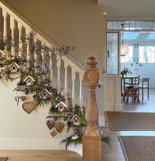 украшение лестницы к Новому году украшение лестницы к Новому году