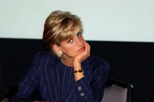 Принцесса Диана чувствовала себя несчастной в королевской семье из-за отсутствия любви Принцесса Диана чувствовала себя несчастной в королевской семье из-за отсутствия любви