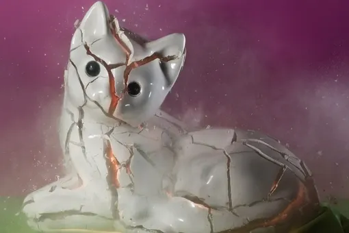 Вещи с явными дефектами или «из закромов»