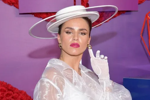 «Иногда срывает»: певица Зиверт рассказала Насте Ивлеевой об обратной стороне популярности