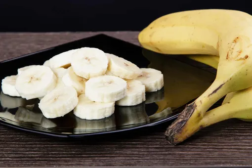 Как хранить бананы, чтобы они не потемнели: 3 полезных совета