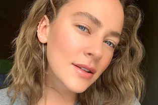 «Такая девочка маленькая»: Аглая Тарасова показала фото с мамой Ксенией Раппопорт и бабушкой «Такая девочка маленькая»: Аглая Тарасова показала фото с мамой Ксенией Раппопорт и бабушкой