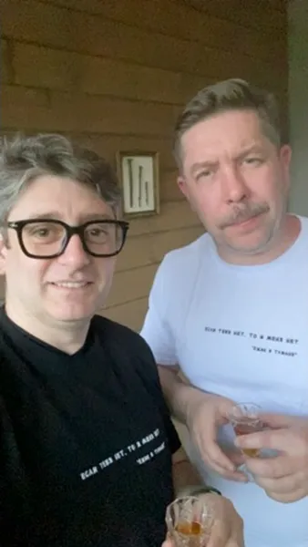 Нажми и смотри