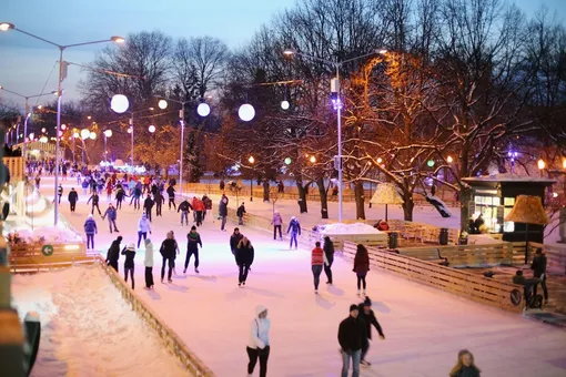 каток в парке горького