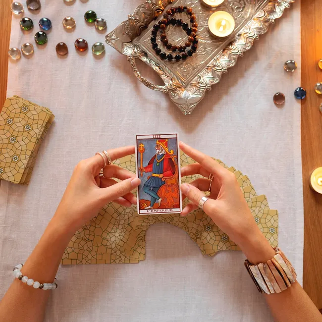 Любовь, деньги, карьера: авторский Таро-прогноз на октябрь 2023