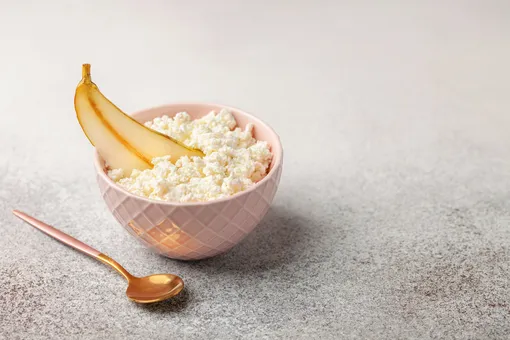 Груша и творог — удачное сочетание, которое надолго сохраняет чувство сытости.