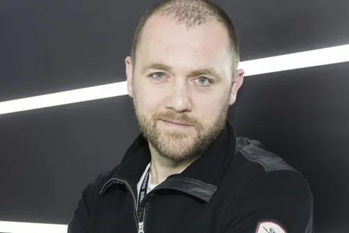 «Личный рекорд»: Денис Шведов похудел на 17 кг для съемок в новых «Бывших» «Личный рекорд»: Денис Шведов похудел на 17 кг для съемок в новых «Бывших»