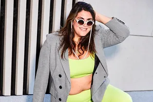 Плюс-сайз блогер воссоздает наряды звезд, доказывая — размер не имеет значения