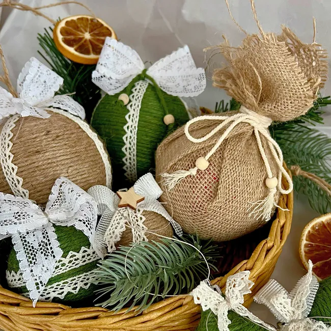 Новогодний мастер-класс: как переделать старые шары на ёлку в новые игрушки