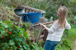 Как правильно собирать компост: секреты, о которых мало кто знает Как правильно собирать компост: секреты, о которых мало кто знает