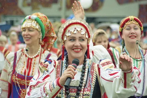 Дочери Василия Шукшина через суд потребовали с Надежды Бабкиной 600 тысяч рублей Дочери Василия Шукшина через суд потребовали с Надежды Бабкиной 600 тысяч рублей