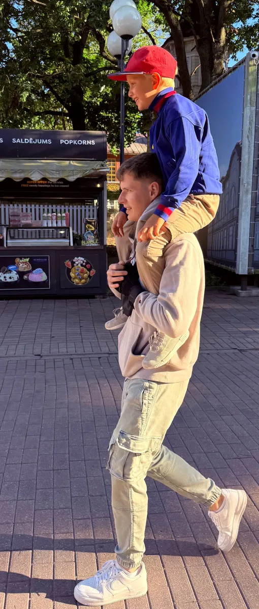 Сыновья Максима Виторгана Даниил и Платон