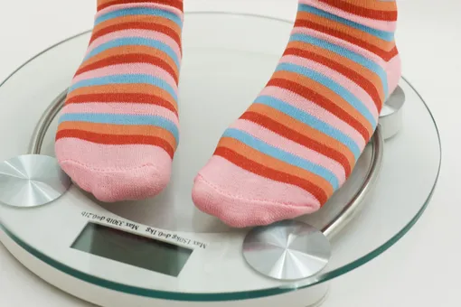 Выкиньте весы: девушка похудела всего на 100 г, но её фигура преобразилась Выкиньте весы: девушка похудела всего на 100 г, но её фигура преобразилась