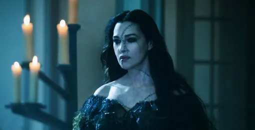 Моника Беллуччи в роли Делорес, бывшей жены Битлджуса