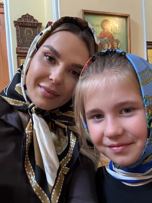 Пелагея с дочерью Таисией Пелагея с дочерью Таисией