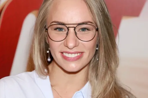 «Зачетно похудели»: Женя Искандарова позирует обнаженной «Зачетно похудели»: Женя Искандарова позирует обнаженной