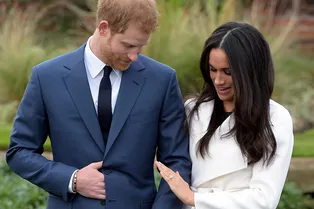 Почему Меган Маркл решила изменить дизайн помолвочного кольца, подаренного Гарри?