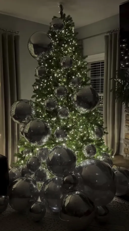 Как сделать ёлочные украшения из воздушных шариков: видео