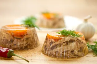 Как красиво подать холодец на Новый год: 11 оригинальных идей и бонусный рецепт Как красиво подать холодец на Новый год: 11 оригинальных идей и бонусный рецепт